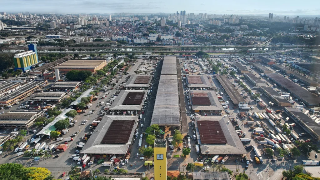 Imagem retratando a CEAGESP, a CEASA do estado de São Paulo.